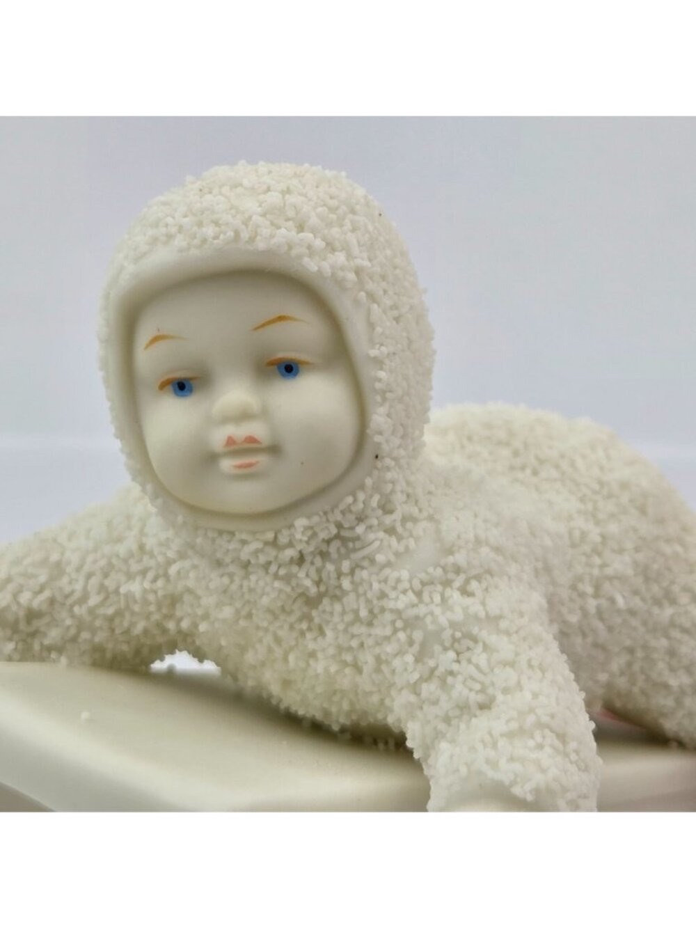Dept 56 Snowbabies 79561 Children in Snowsuits Porcelain Figurines Hold On Tight - Picture 5 of 6
